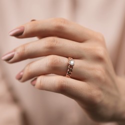 Mode Silver - Zincir Detaylı Tektaş Gümüş Yüzük Mode Silver - Zincir Detaylı Tektaş Gümüş Yüzük